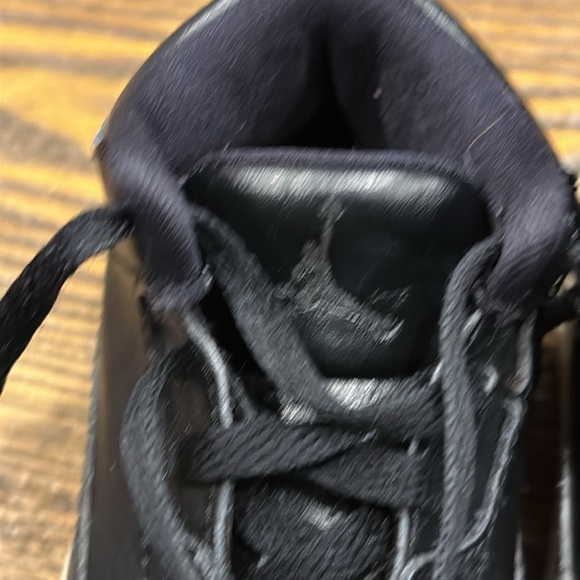 Kids Jordan shoes - Picture 5 of 6